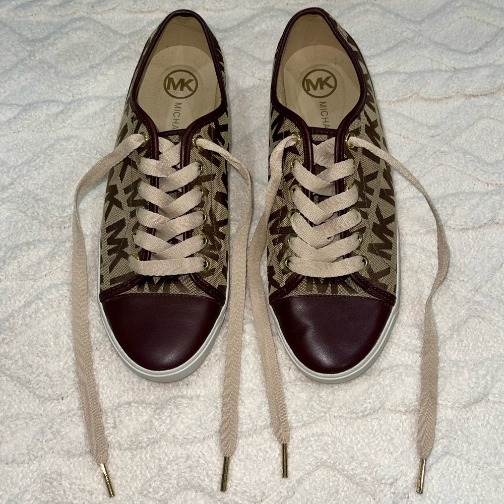 Michael Kors Logo Low Top Sneakers